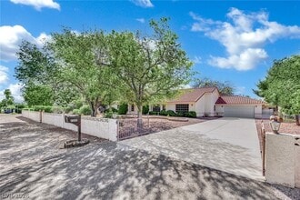 Building Photo - 7595 W Camero Ave