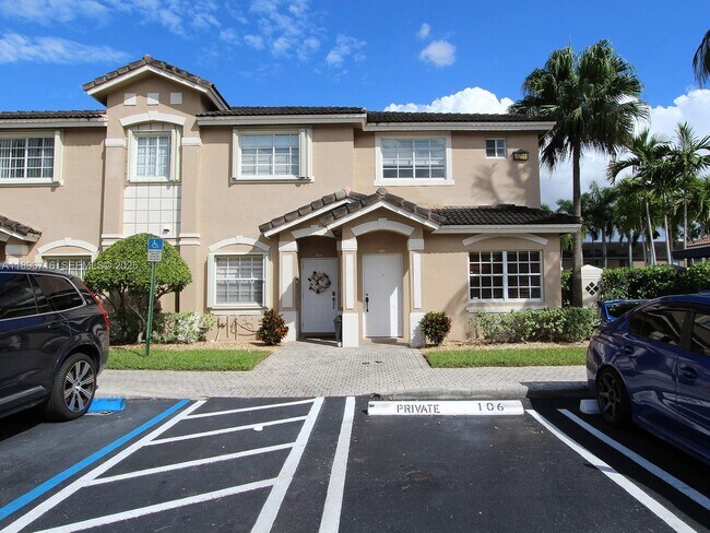 Foto del edificio - 5755 NW 115th Ct