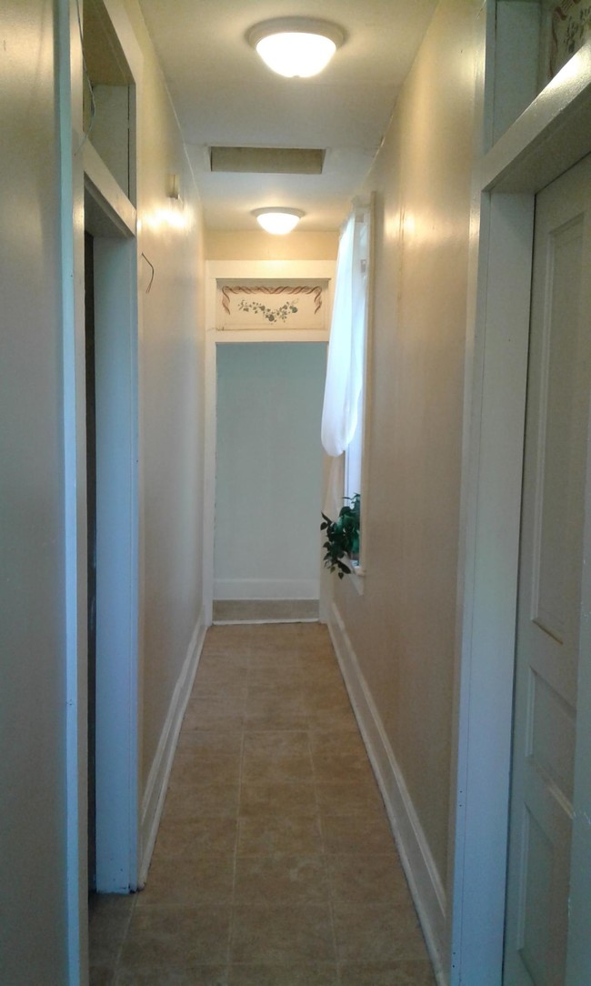 Hallway - 1001 Governor N St