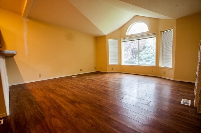 Foto del edificio - 4040 Summitview Dr