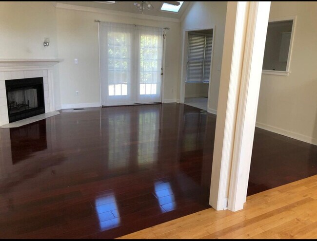 Foto del edificio - 3 Willow Tree Ct