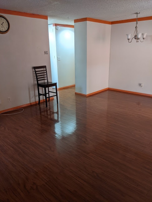 Livingroom view to hall - 10515 Tabor St