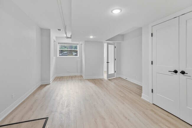 Foto del edificio - 5627 N Wayne Ave