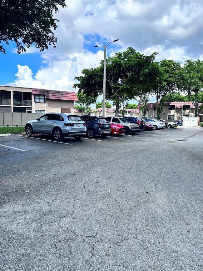 Foto del edificio - 14851 SW 104th St