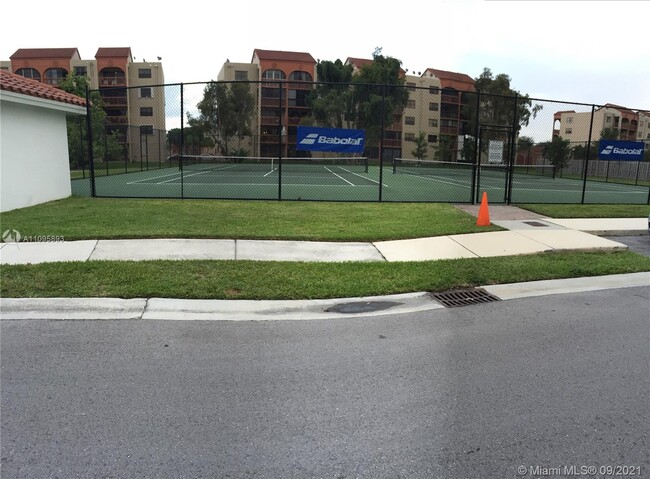 Foto del edificio - 990 NW 99th Ct