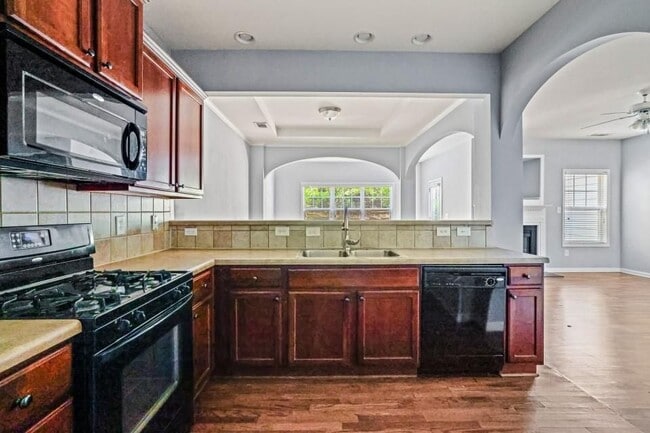 Foto del edificio - 2892 Cross Creek Dr