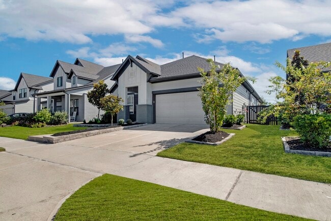 Building Photo - 15810 Dedication Dr