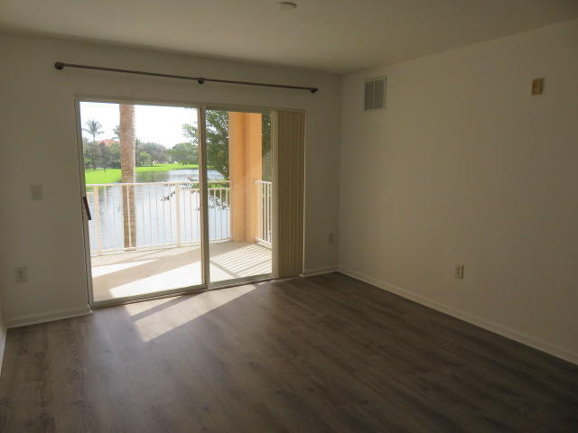 Building Photo - 181 SW Palm Dr
