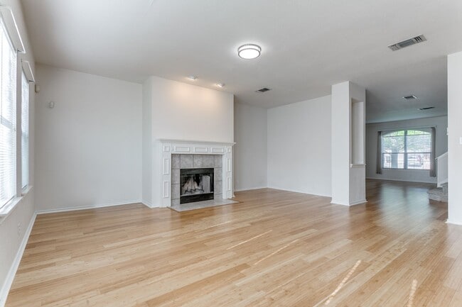 Building Photo - 4-BEDROOM IN PRESTON HOLLOW