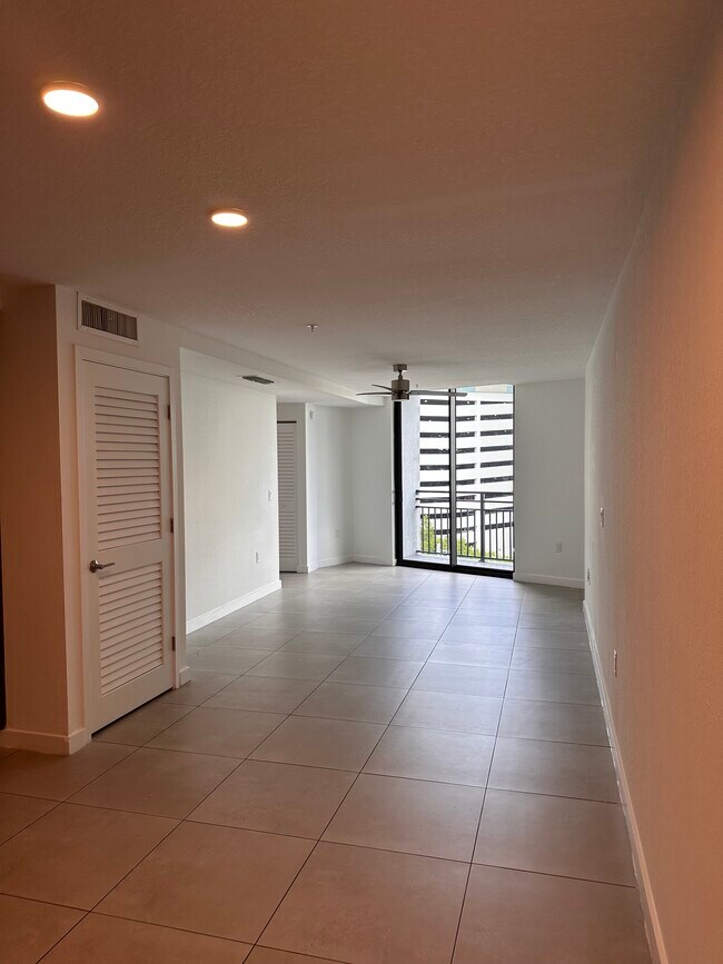 Foto del edificio - 1234 NW 8th Ct