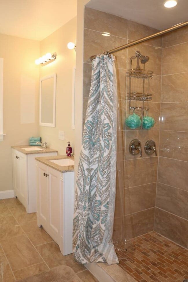 Building Photo - Luxurious 3-bedroom apartment near PC/JWU (AVAILABLE DECEMBER 2026)