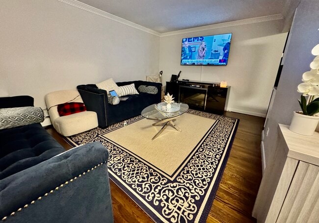 Building Photo - 80 Hickory Rd