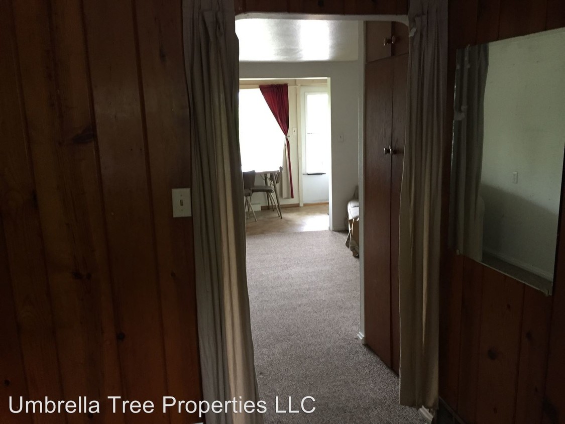 49170 Dunstan St, Hancock, MI 49930 Condo for Rent in Hancock, MI