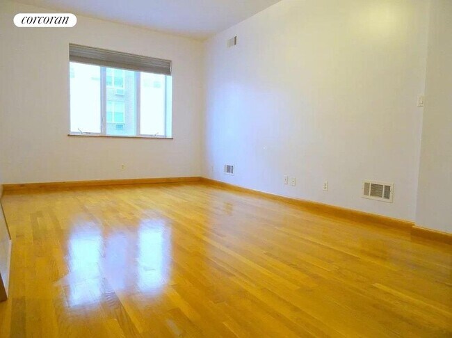 Foto del edificio - 852 E 7th St