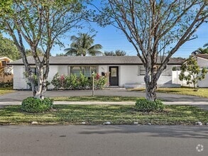 Building Photo - 551 Crescent Dr