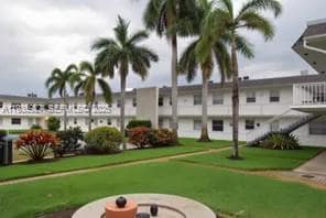 Building Photo - 6201 SW 37th St