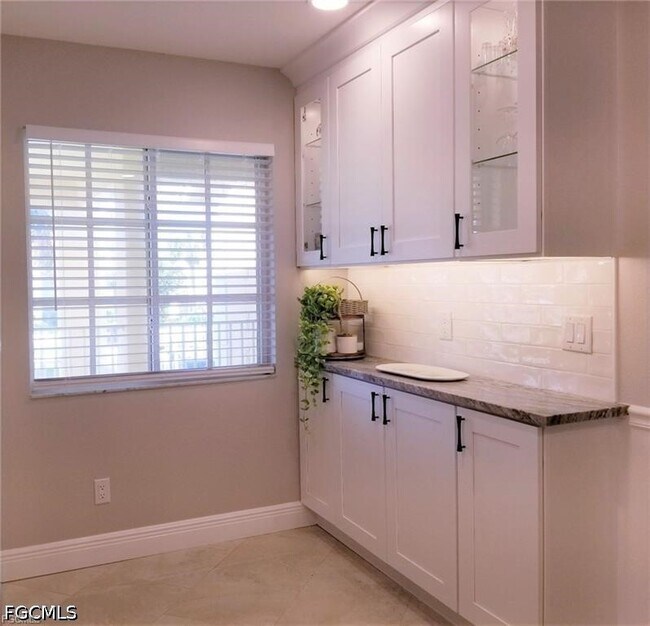 Foto del edificio - 7774 Jewel Ln