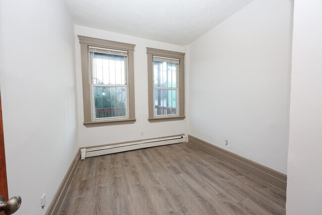 Building Photo - 6 Waumbeck St