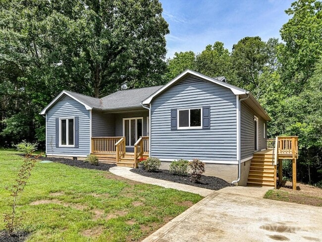 Building Photo - 1117 Hidden Brook Ln