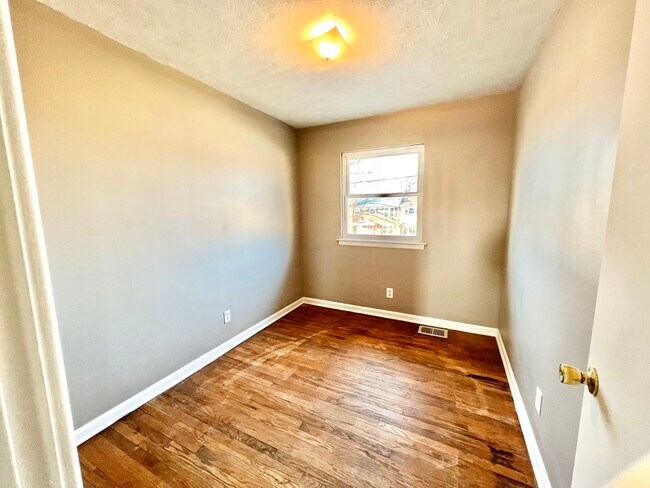Foto del edificio - 3408 Chauncey Ave