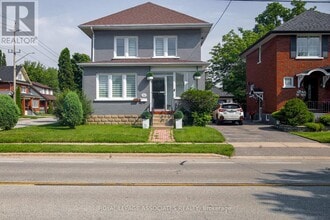 Building Photo - 330 Athol St E