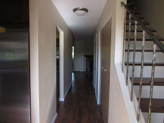 Foto del edificio - 1460 Parkway Dr