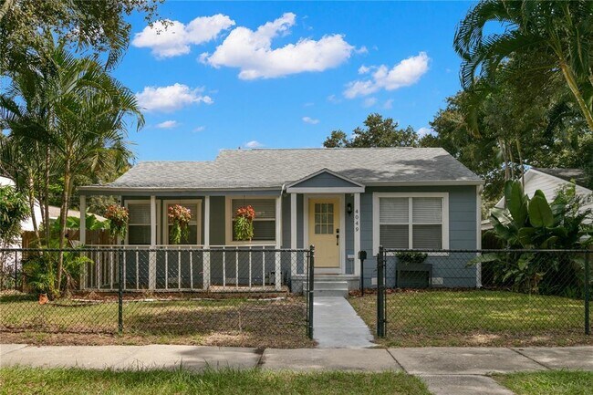 Foto del edificio - 4049 Iris St N