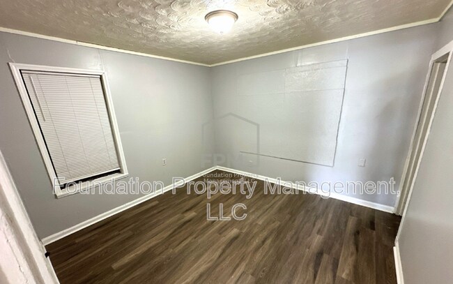 Building Photo - 3257 Macon Rd
