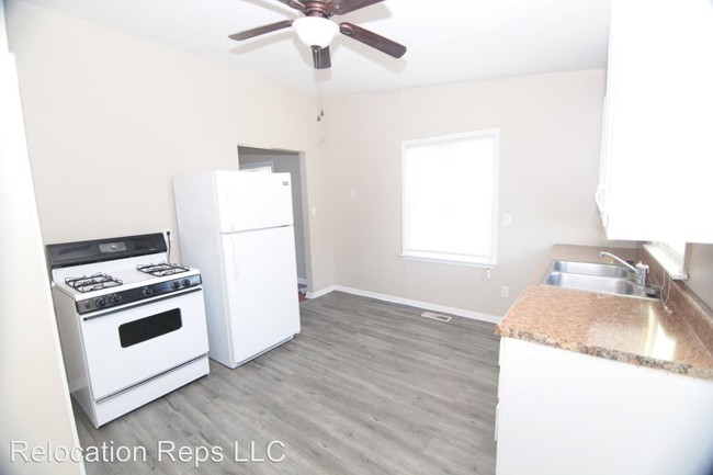 Building Photo - 2 br, 1 bath House - 3828 Keota Ave.