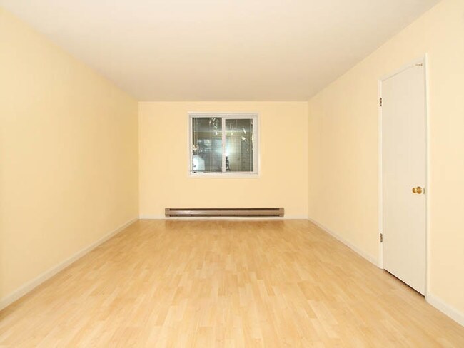 Foto del edificio - 670 Live Oak Ave