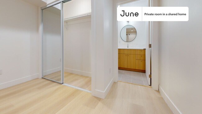 Foto del edificio - Room in Shared 5 bed/4 bath home