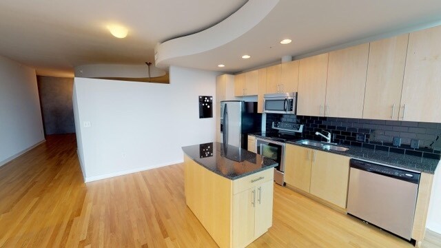 Foto del edificio - Stunning Center City High Rise Condo on th...