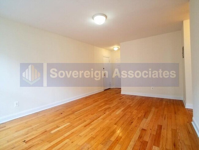 Foto del edificio - 250 Fort Washington Ave