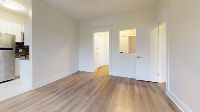 Foto del edificio - 374 Chestnut Hill Ave