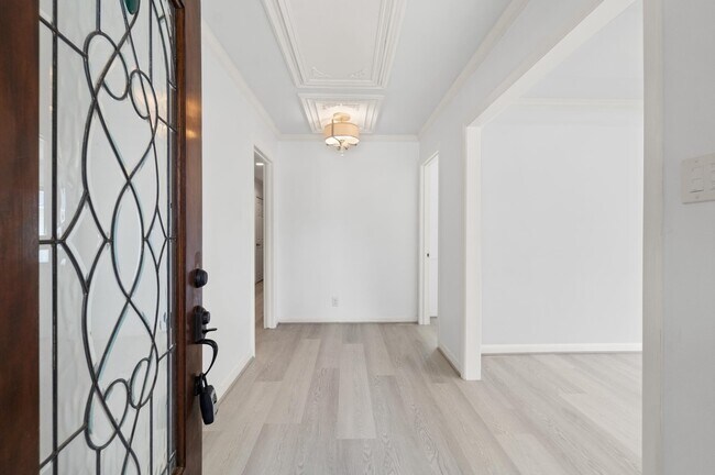 Foto del edificio - 6249 Overbrook Ln