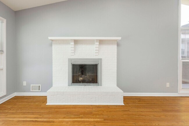 Foto del edificio - 3704 Greenwich Rd