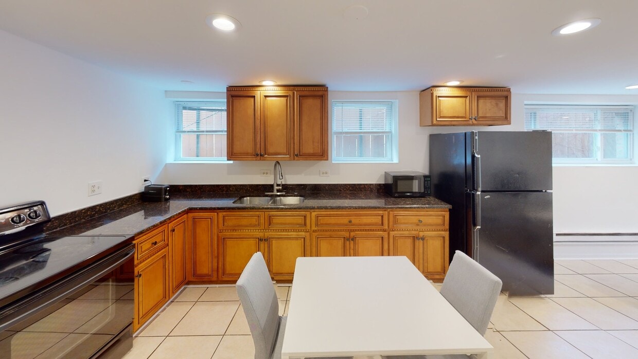 Photo - Private bedroom in 3 bed/1 bath Home