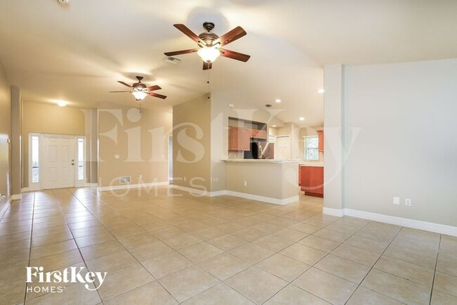 Building Photo - 419 Conlee St