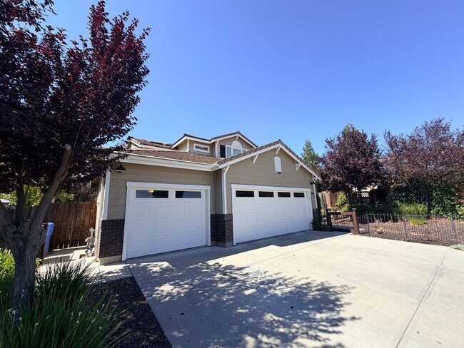 Foto del edificio - 2462 Winding Brook Rd