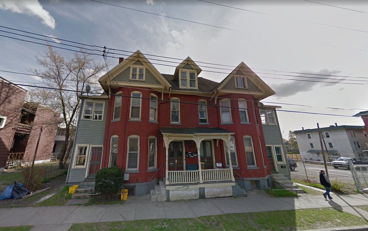 Primary Photo - 17 Thorp St