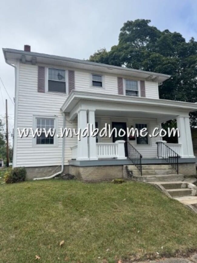Building Photo - 215 W Packard Ave