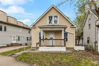 Building Photo - 3108 E 37th St