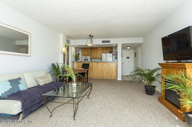Building Photo - 2200 Ocean Dr S