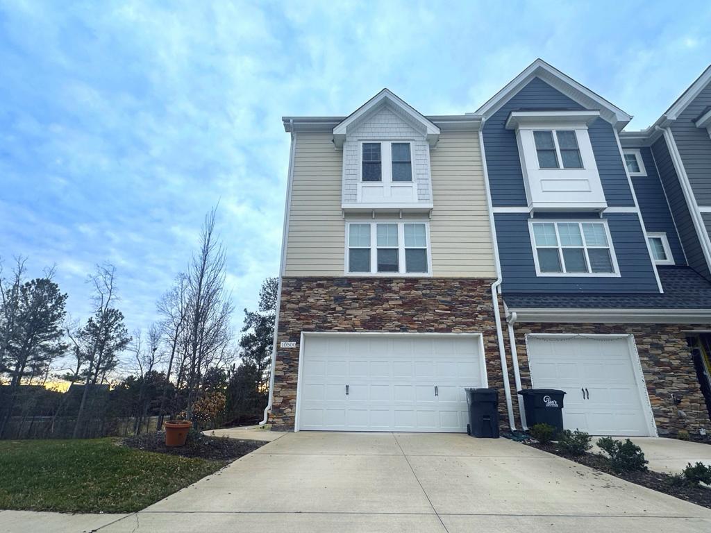 Foto principal - 10500 Seneca Falls Pl