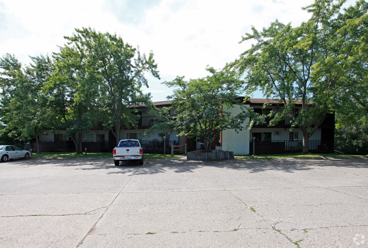 824 E 11th St, New Richmond, WI 54017 Apartments in New Richmond, WI