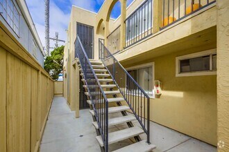 Building Photo - 734 Sapphire St