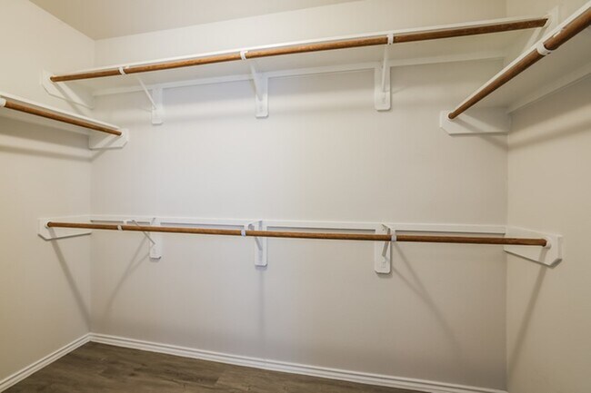 Foto del edificio - 13816 Winding Path Ln