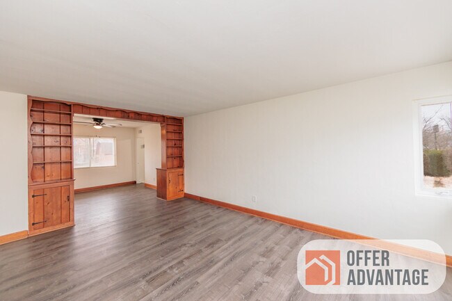 Building Photo - 27350 Forestview Ave