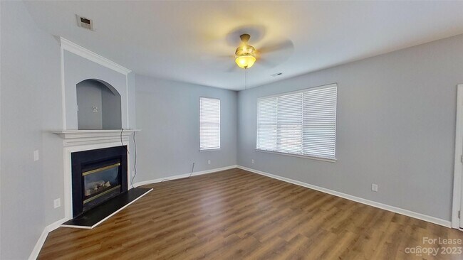 Building Photo - 6410 Gatesville Ln