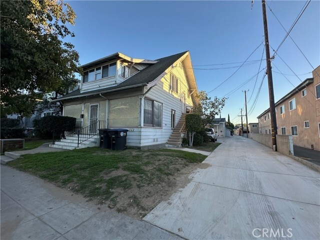 Foto principal - 352 W Chevy Chase Dr